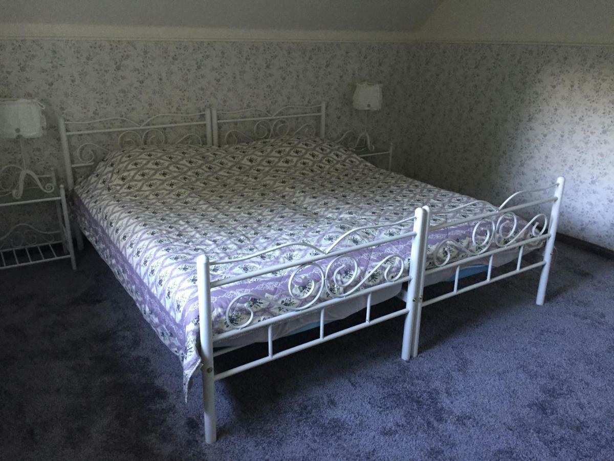 Exklusive Ferienwohnungen Im Gutshaus Viezen Bernitt Екстериор снимка
